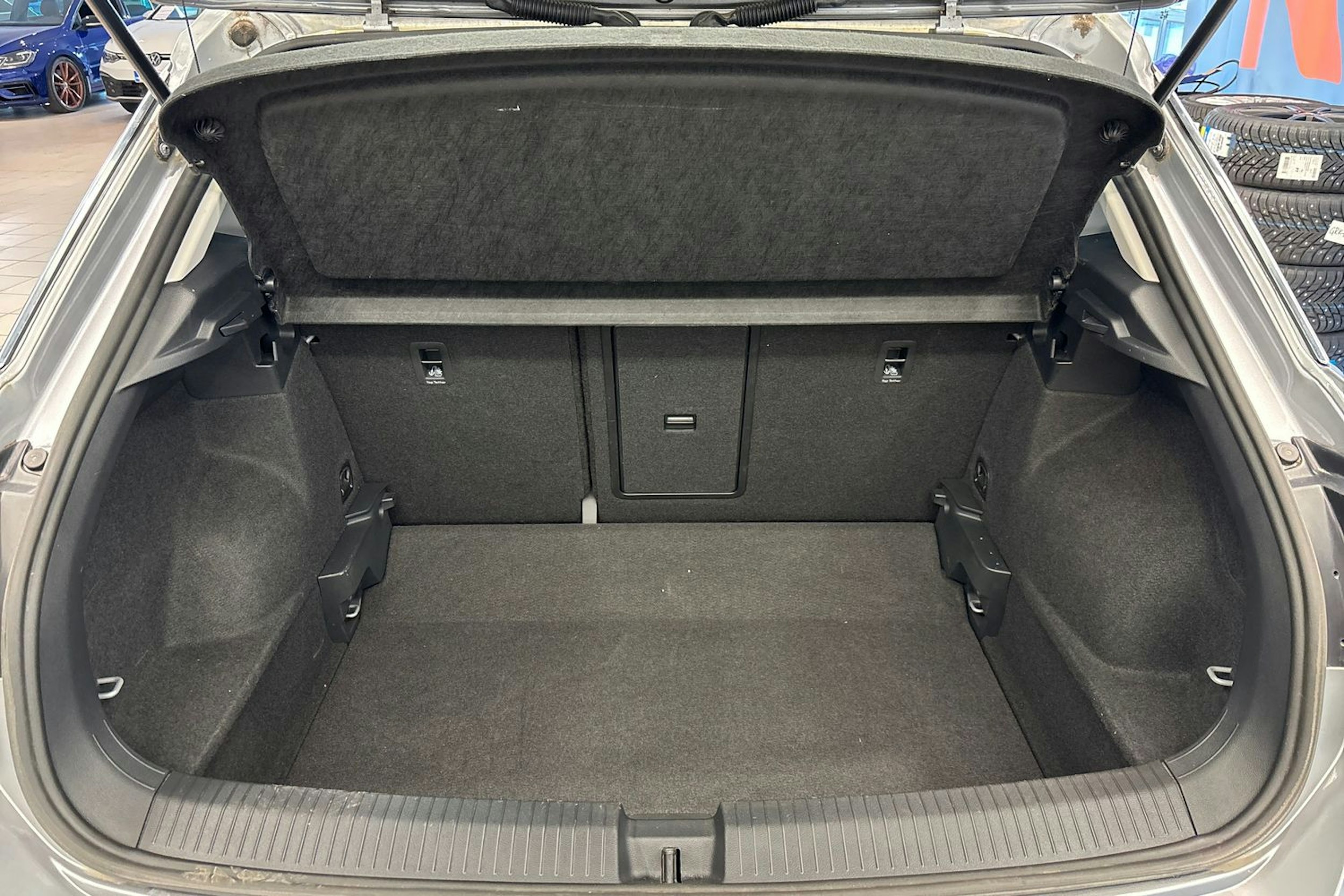 harmaa Volkswagen T-Roc 2022 kuva 15.
