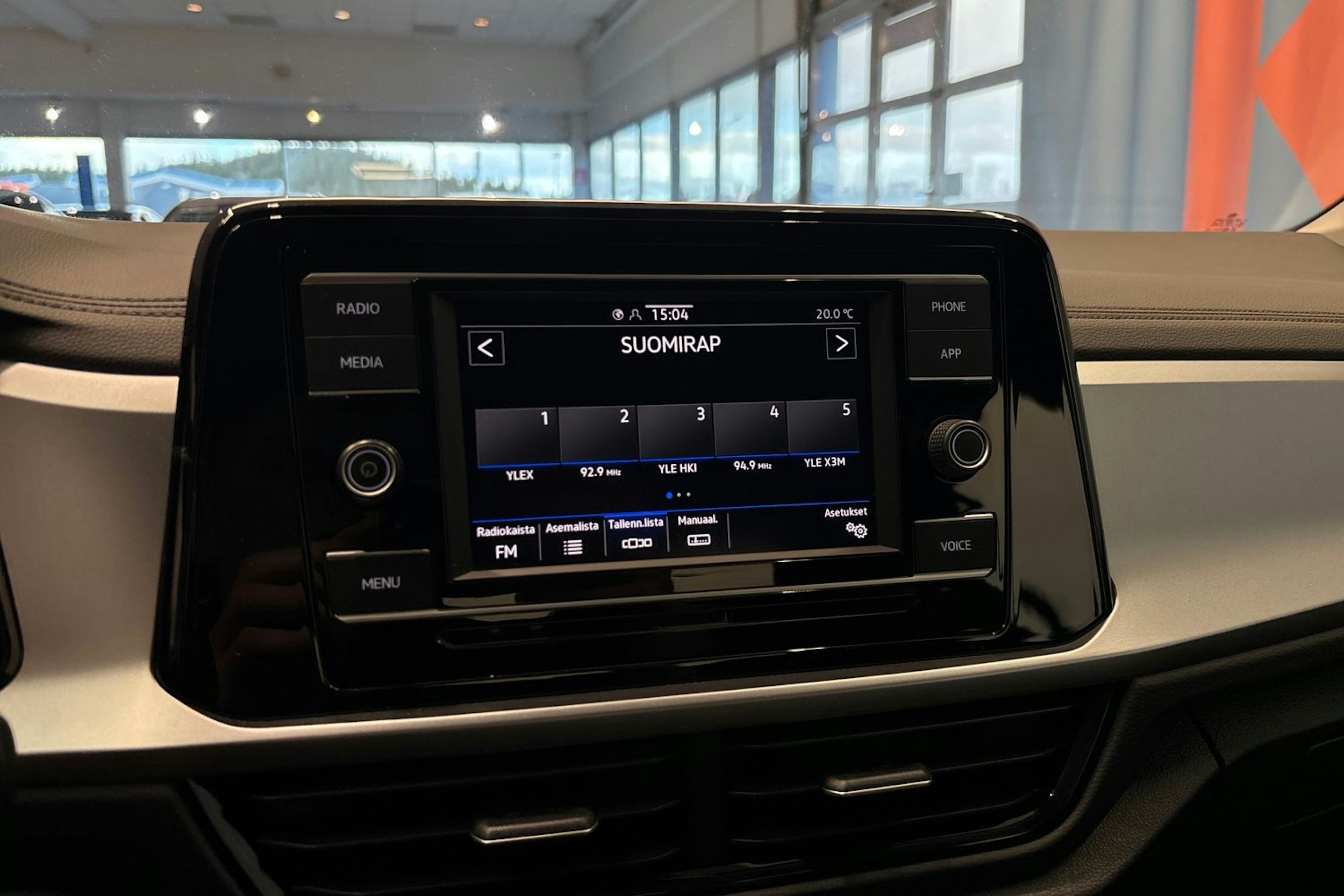 harmaa Volkswagen T-Roc 2022 kuva 24.
