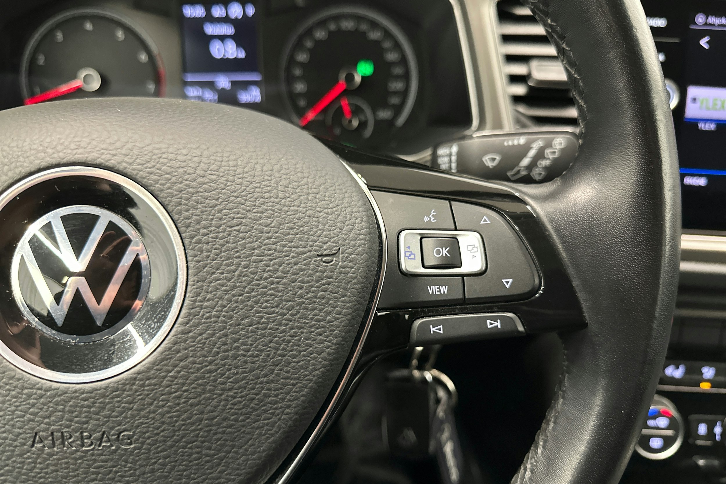 harmaa Volkswagen T-Roc 2022 kuva 17.