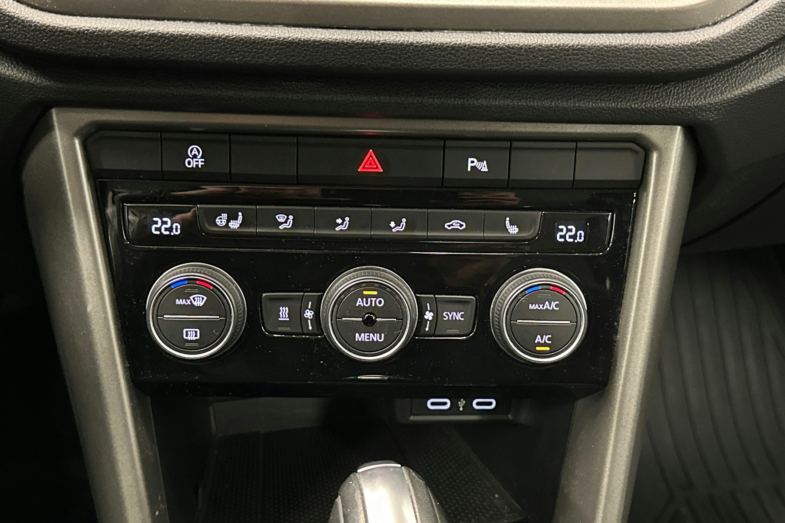 harmaa Volkswagen T-Roc 2022 kuva 22.