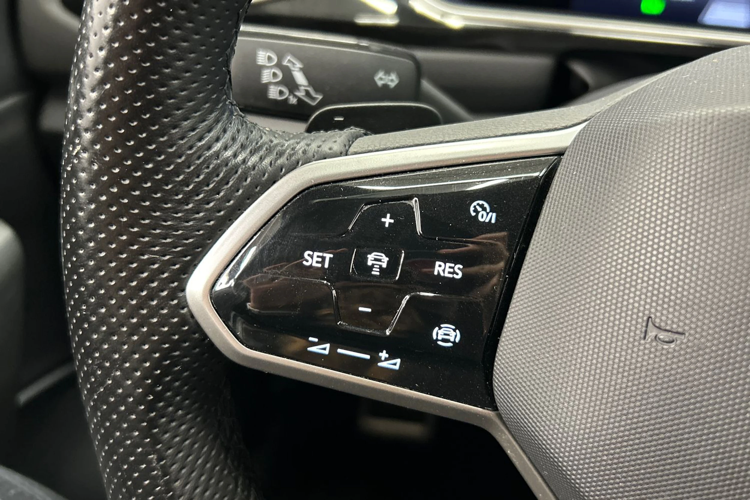 harmaa Volkswagen T-Roc 2022 kuva 15.