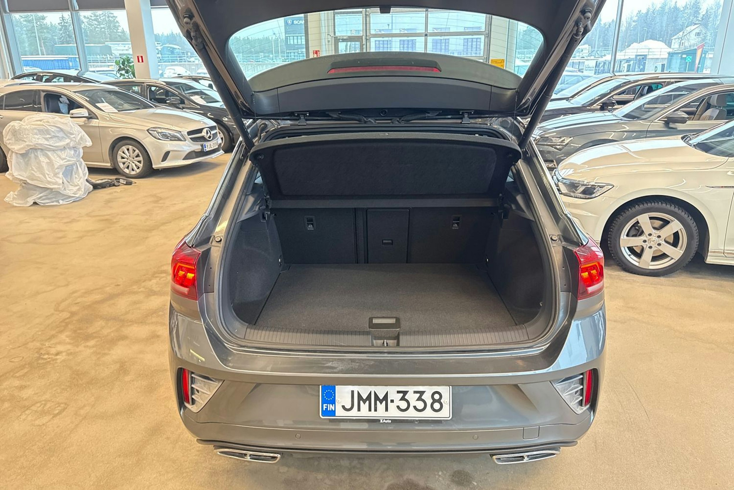 harmaa Volkswagen T-Roc 2022 kuva 14.