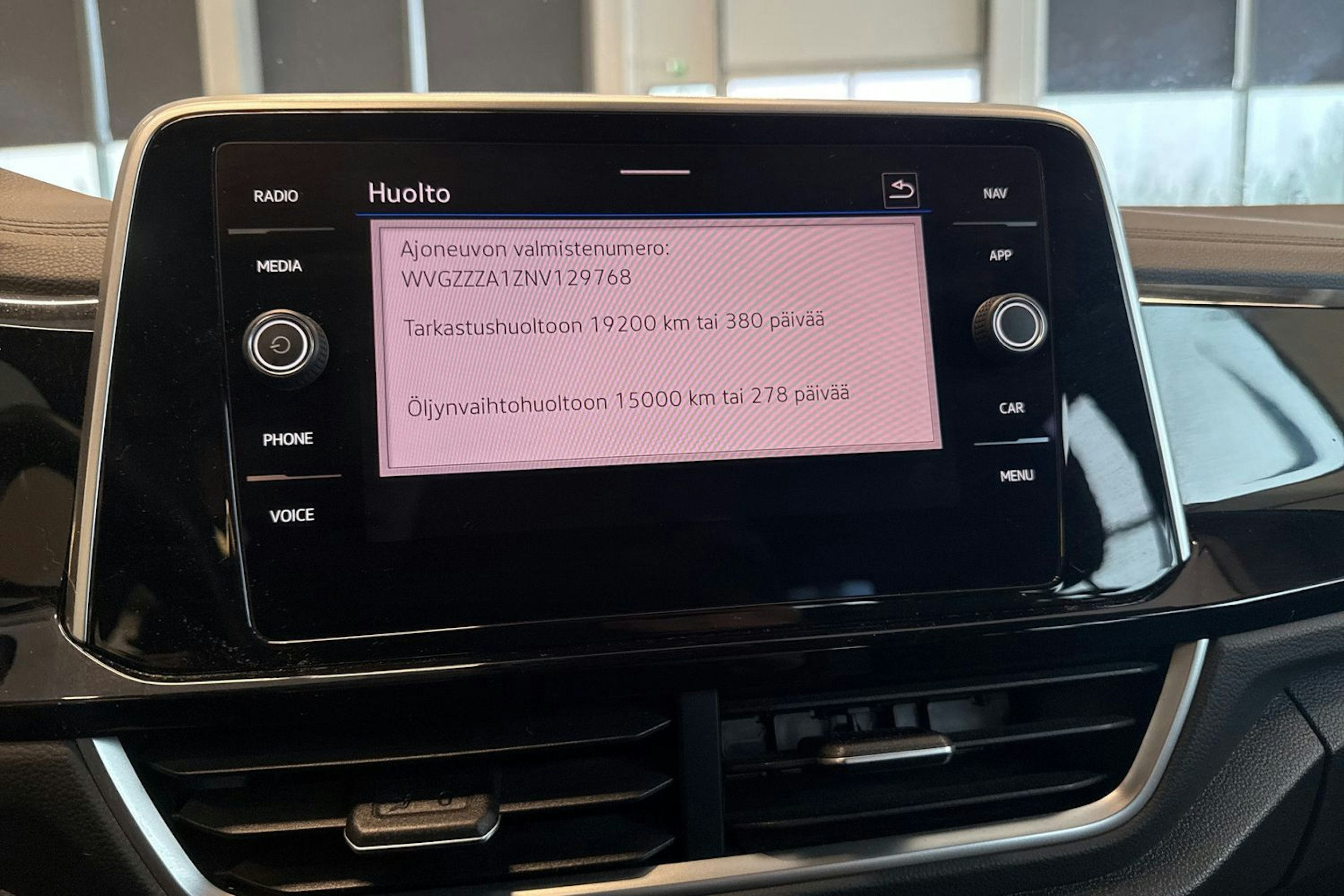 harmaa Volkswagen T-Roc 2022 kuva 24.