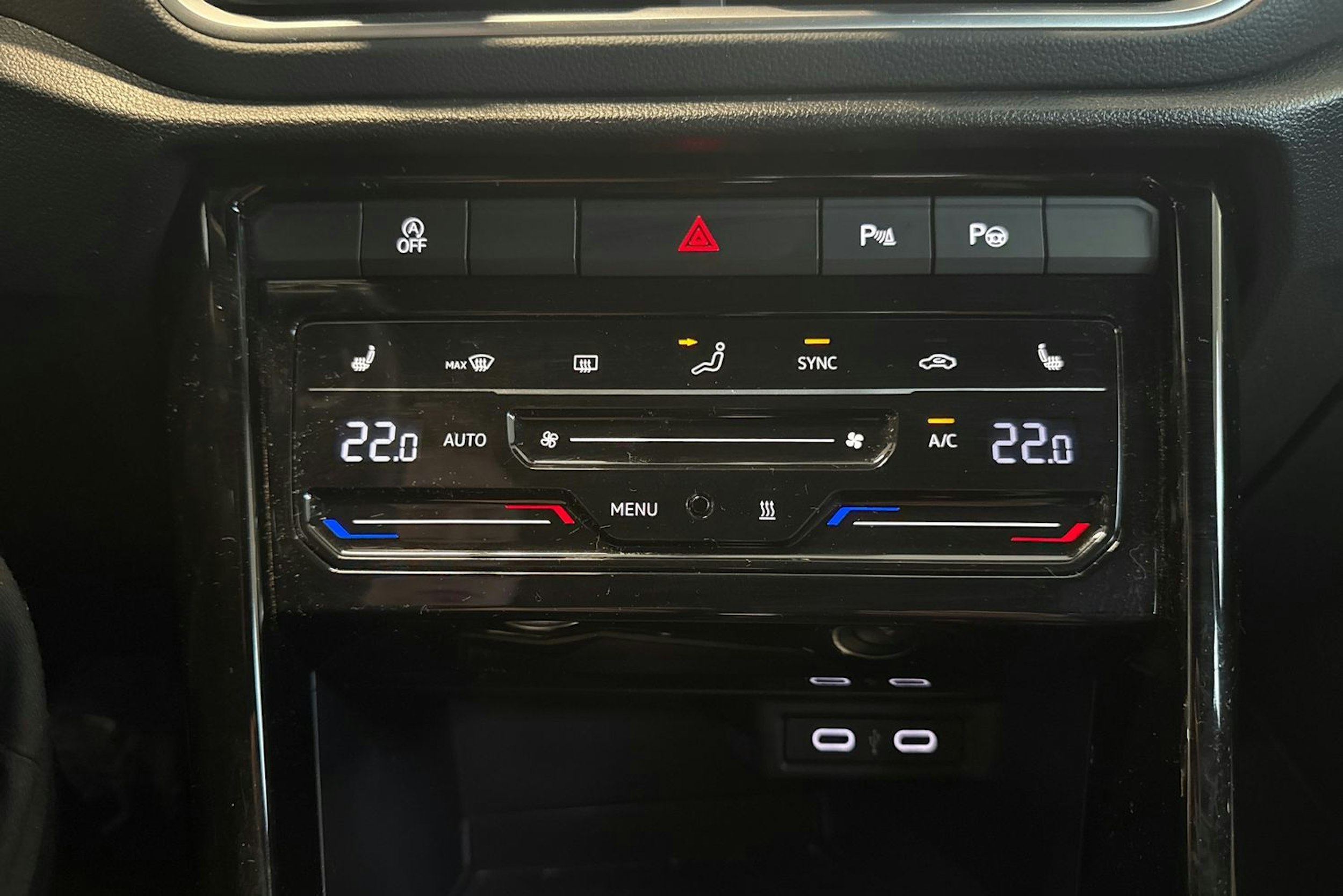 harmaa Volkswagen T-Roc 2022 kuva 25.