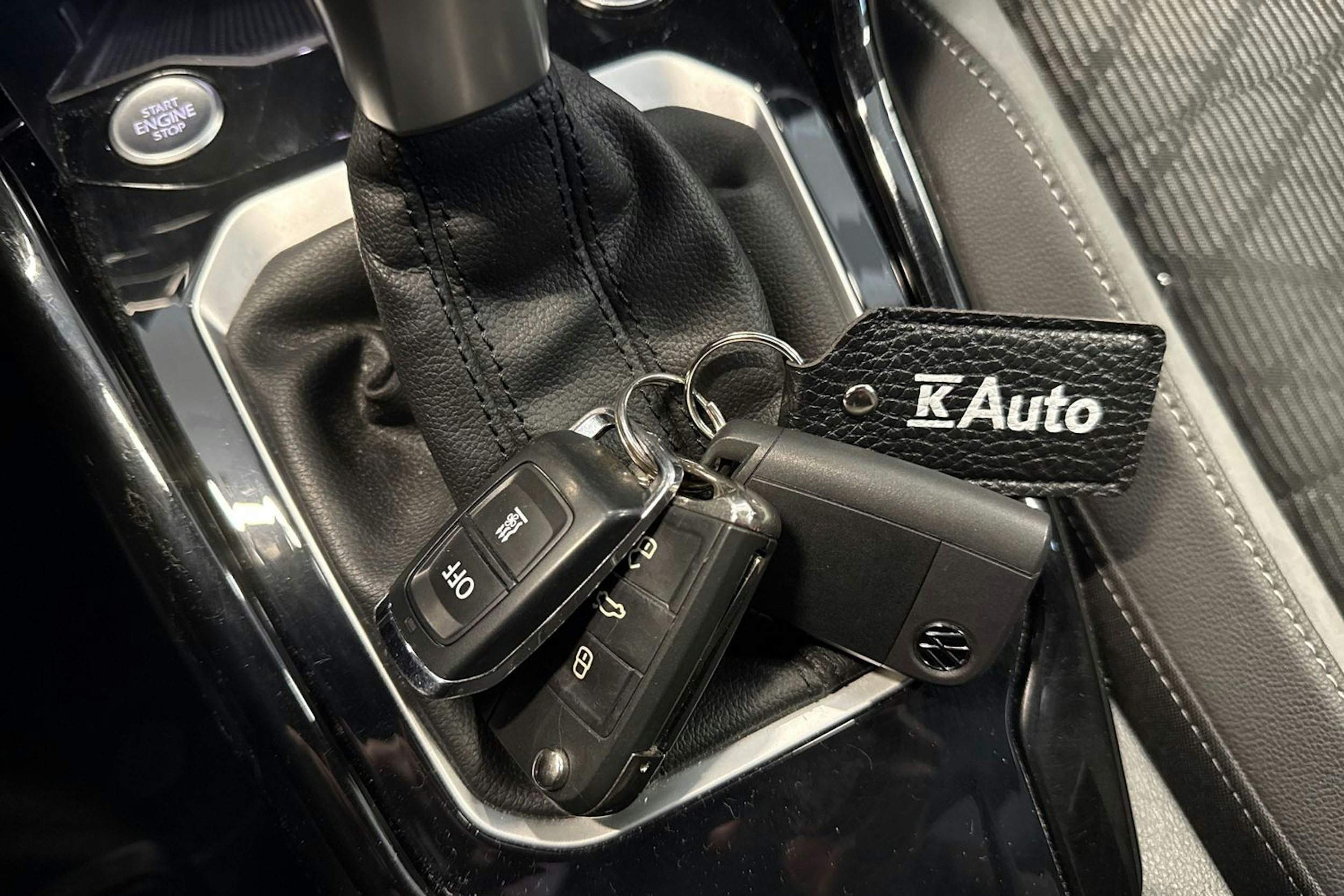 harmaa Volkswagen T-Roc 2022 kuva 26.