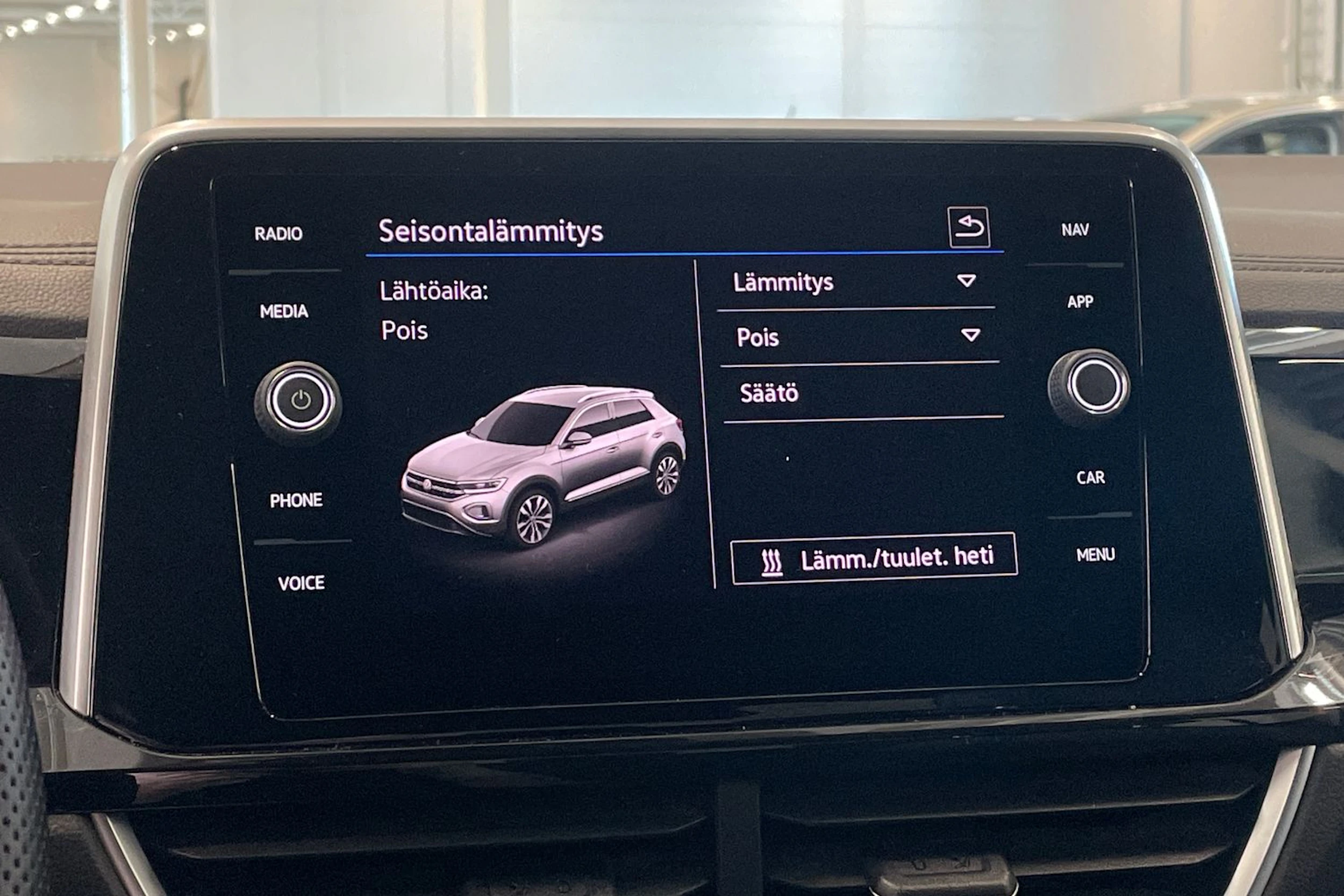valkoinen Volkswagen T-Roc 2022 kuva 28.