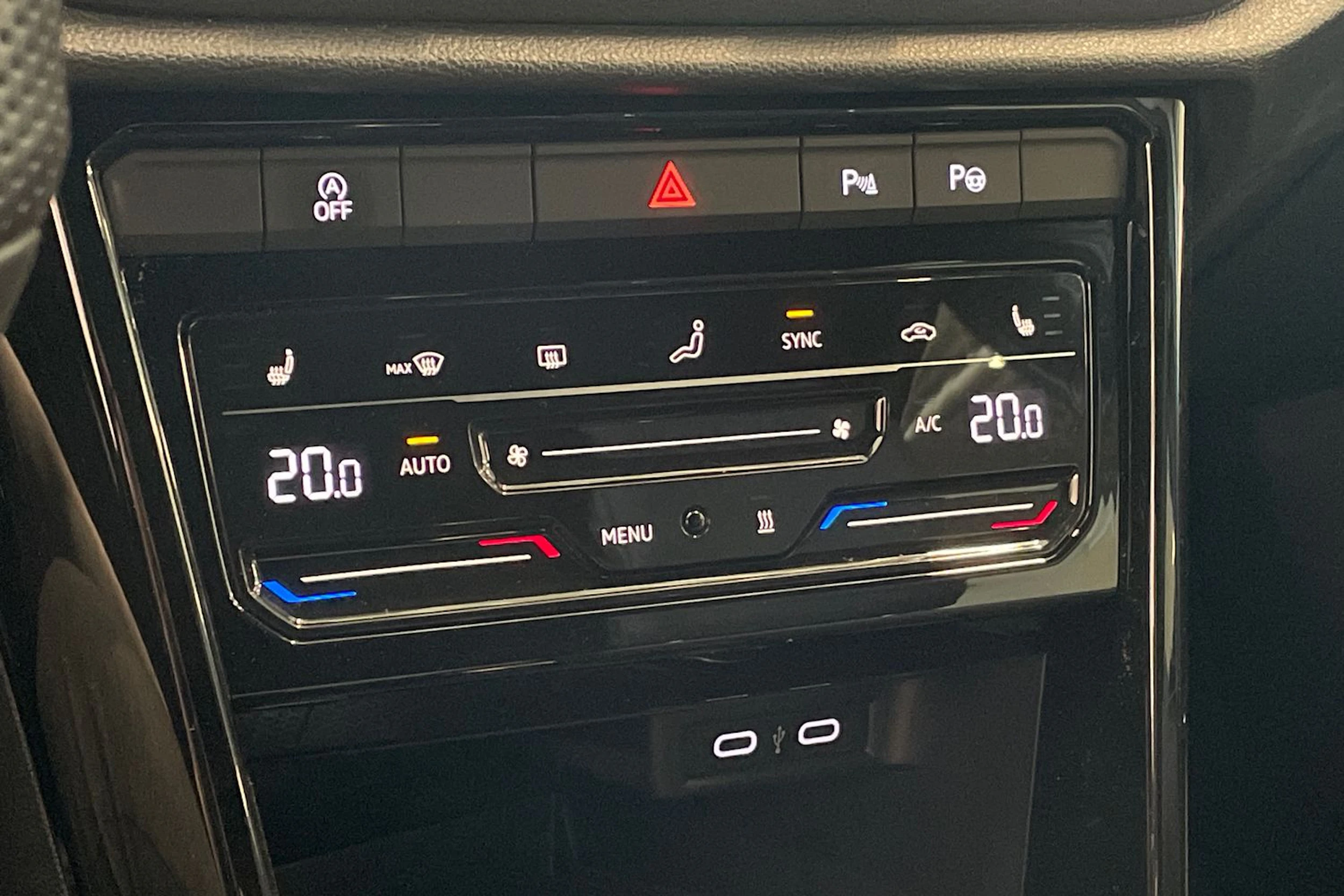 valkoinen Volkswagen T-Roc 2022 kuva 30.