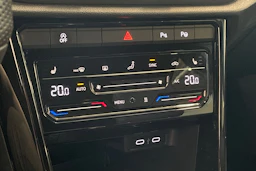 valkoinen Volkswagen T-Roc 2022 kuva 30.