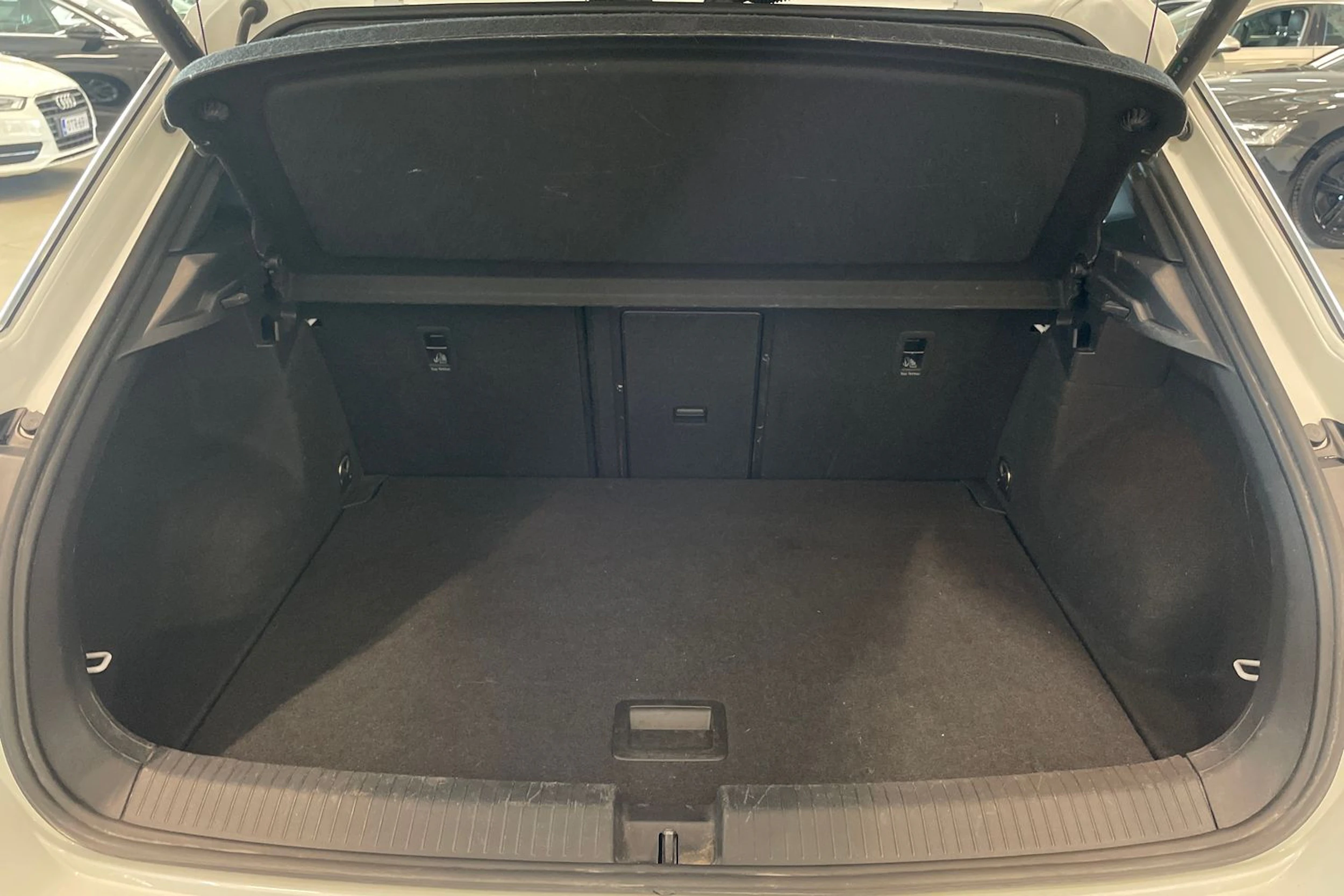 valkoinen Volkswagen T-Roc 2022 kuva 33.