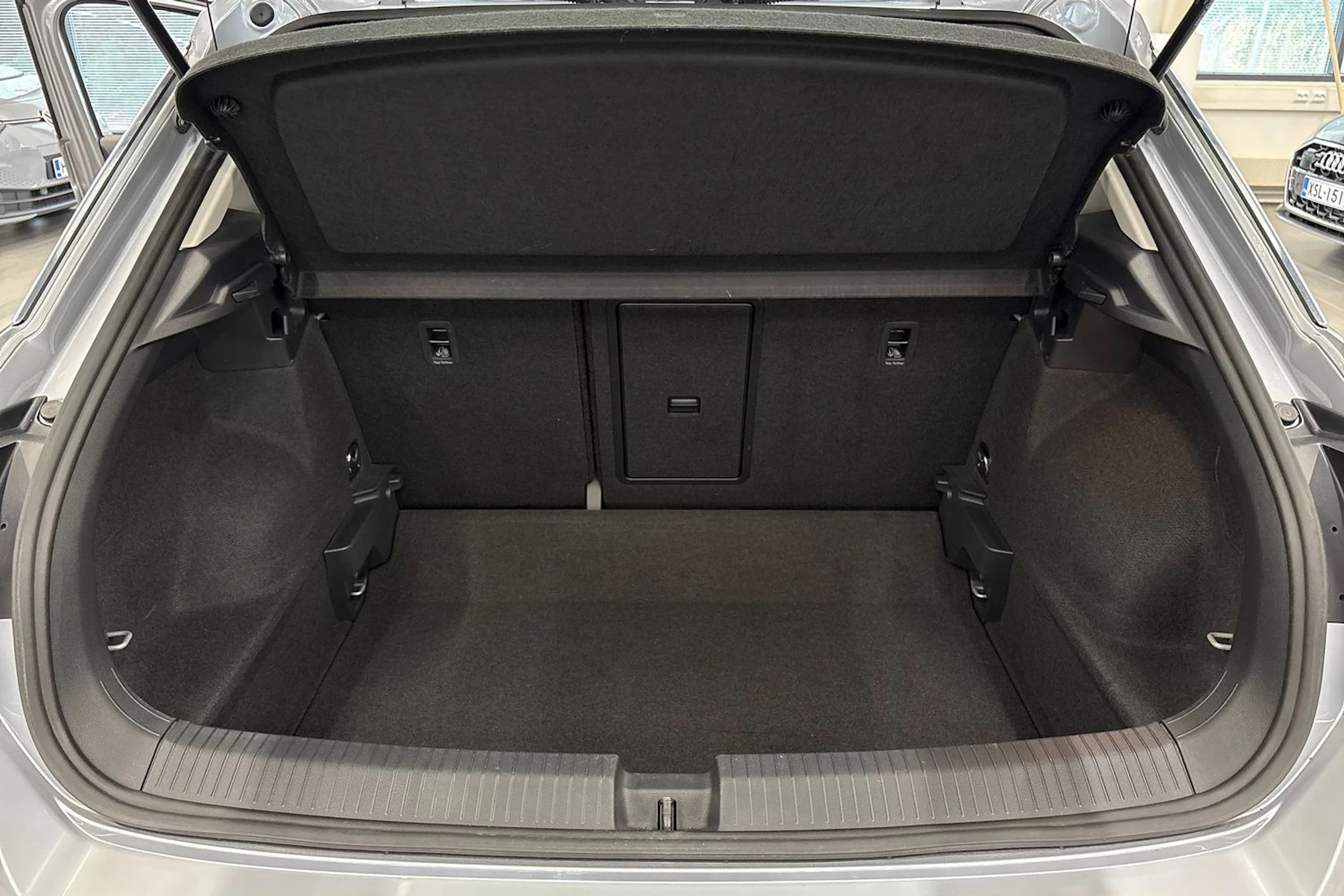 harmaa Volkswagen T-Roc 2022 kuva 15.