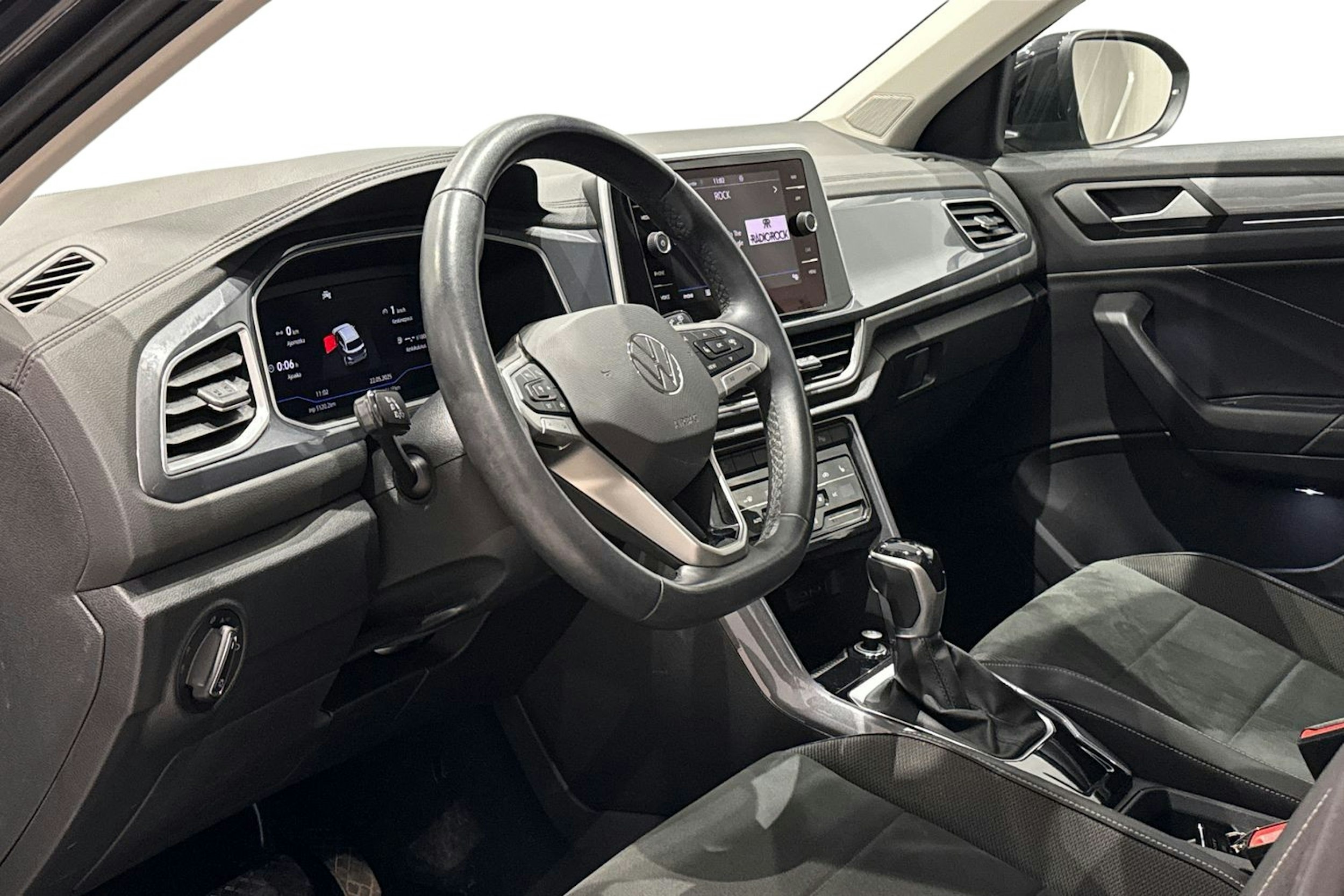 harmaa Volkswagen T-Roc 2022 kuva 7.