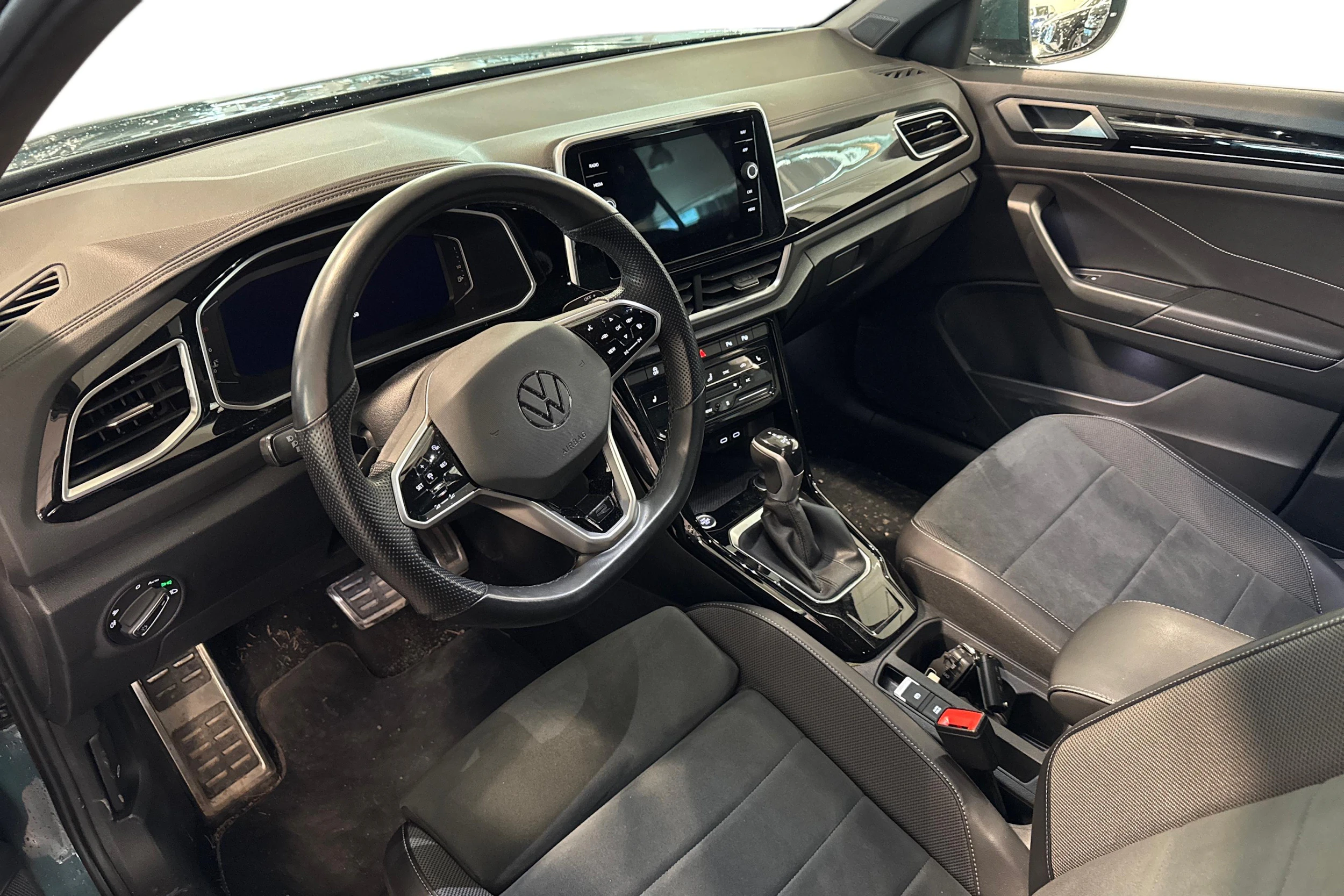 sininen Volkswagen T-Roc 2022 kuva 3.