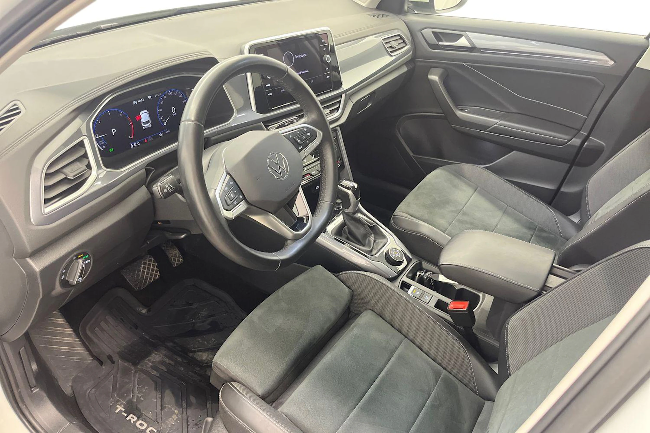 valkoinen Volkswagen T-Roc 2023 kuva 6.