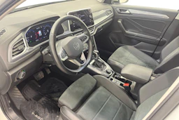 valkoinen Volkswagen T-Roc 2023 kuva 6.