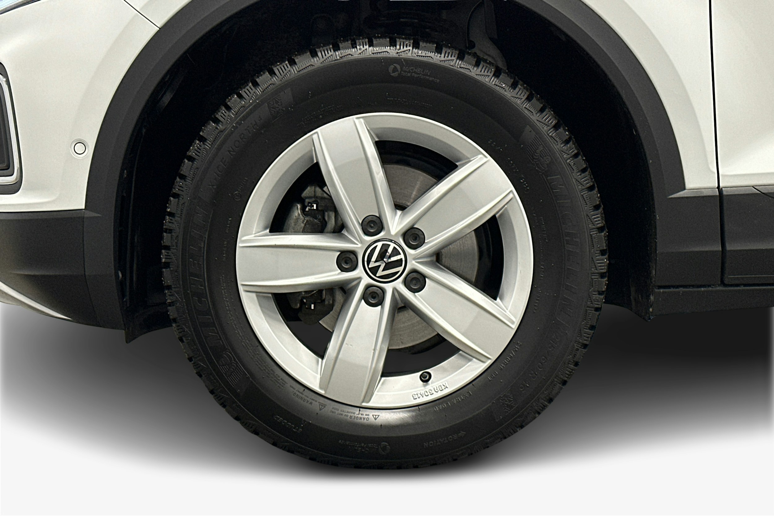 valkoinen Volkswagen T-Roc 2022 kuva 11.