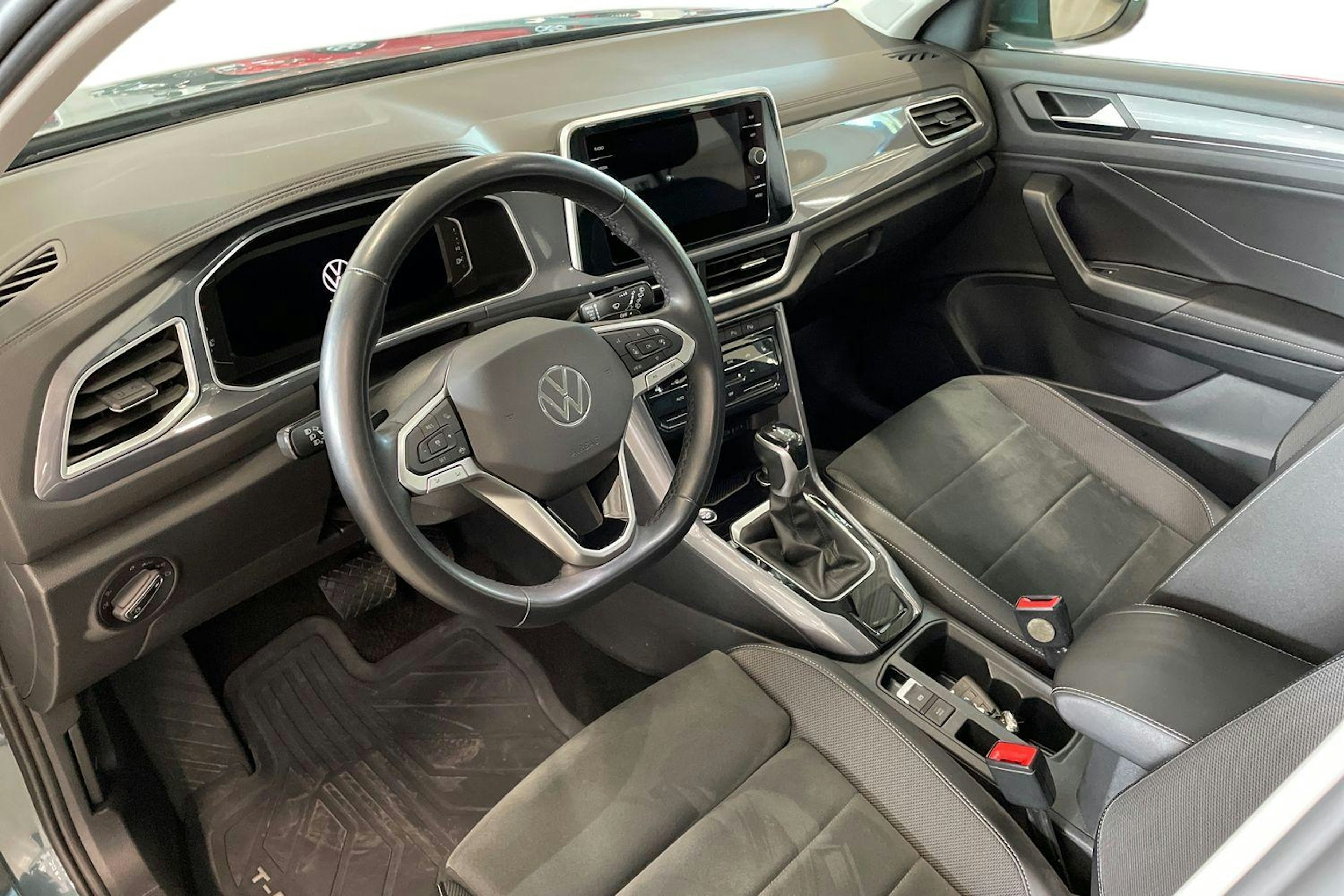 sininen Volkswagen T-Roc 2022 kuva 7.