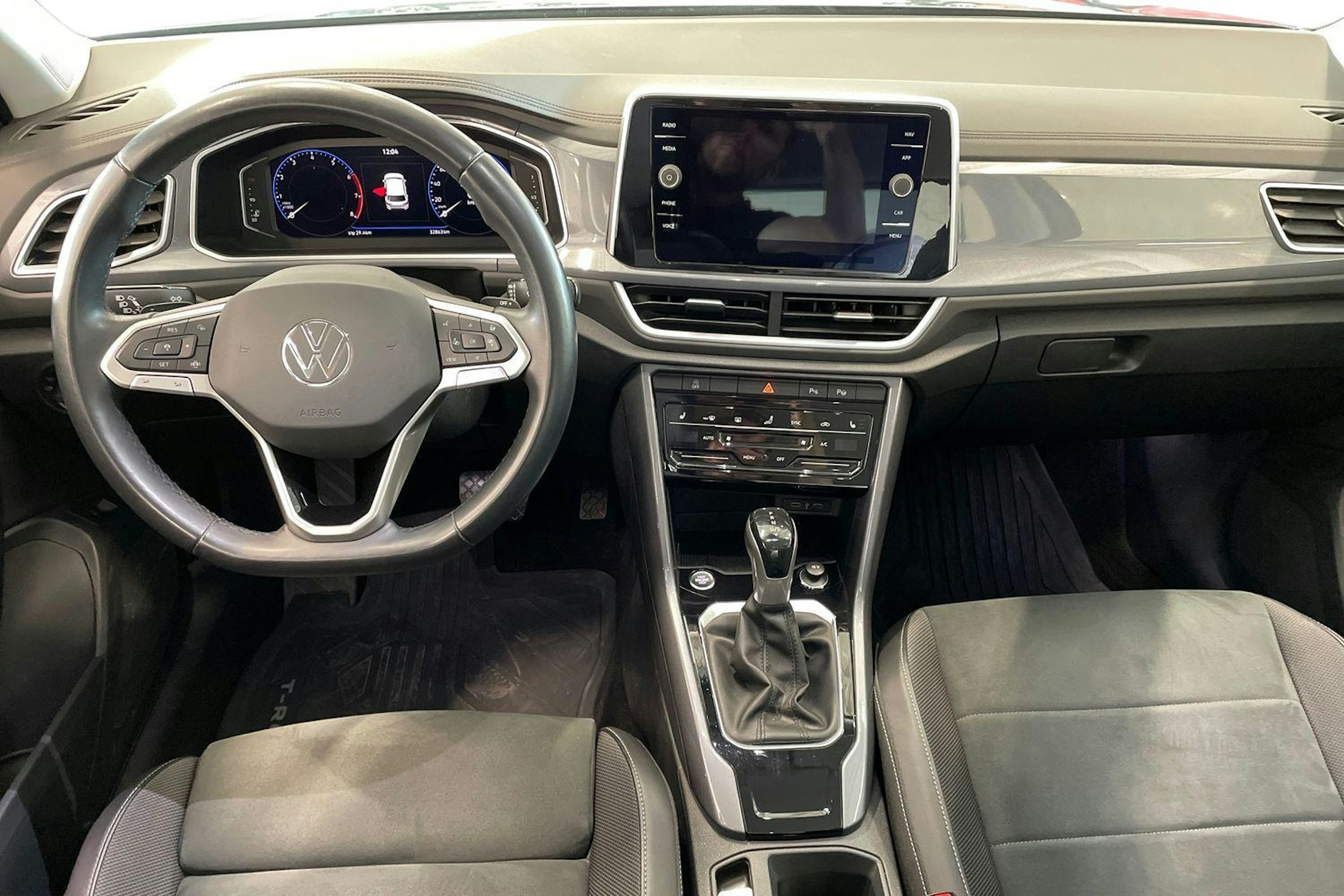 sininen Volkswagen T-Roc 2022 kuva 9.