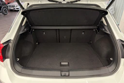 valkoinen Volkswagen T-Roc 2022 kuva 11.