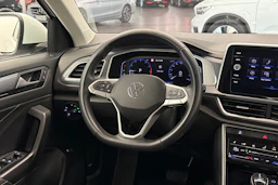 valkoinen Volkswagen T-Roc 2022 kuva 13.