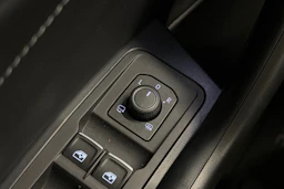valkoinen Volkswagen T-Roc 2022 kuva 18.