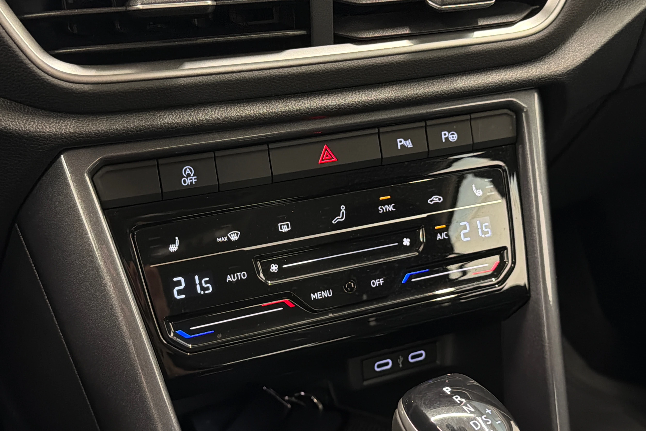 valkoinen Volkswagen T-Roc 2022 kuva 20.