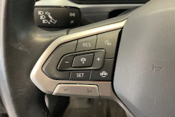 harmaa Volkswagen T-Roc 2022 kuva 17.