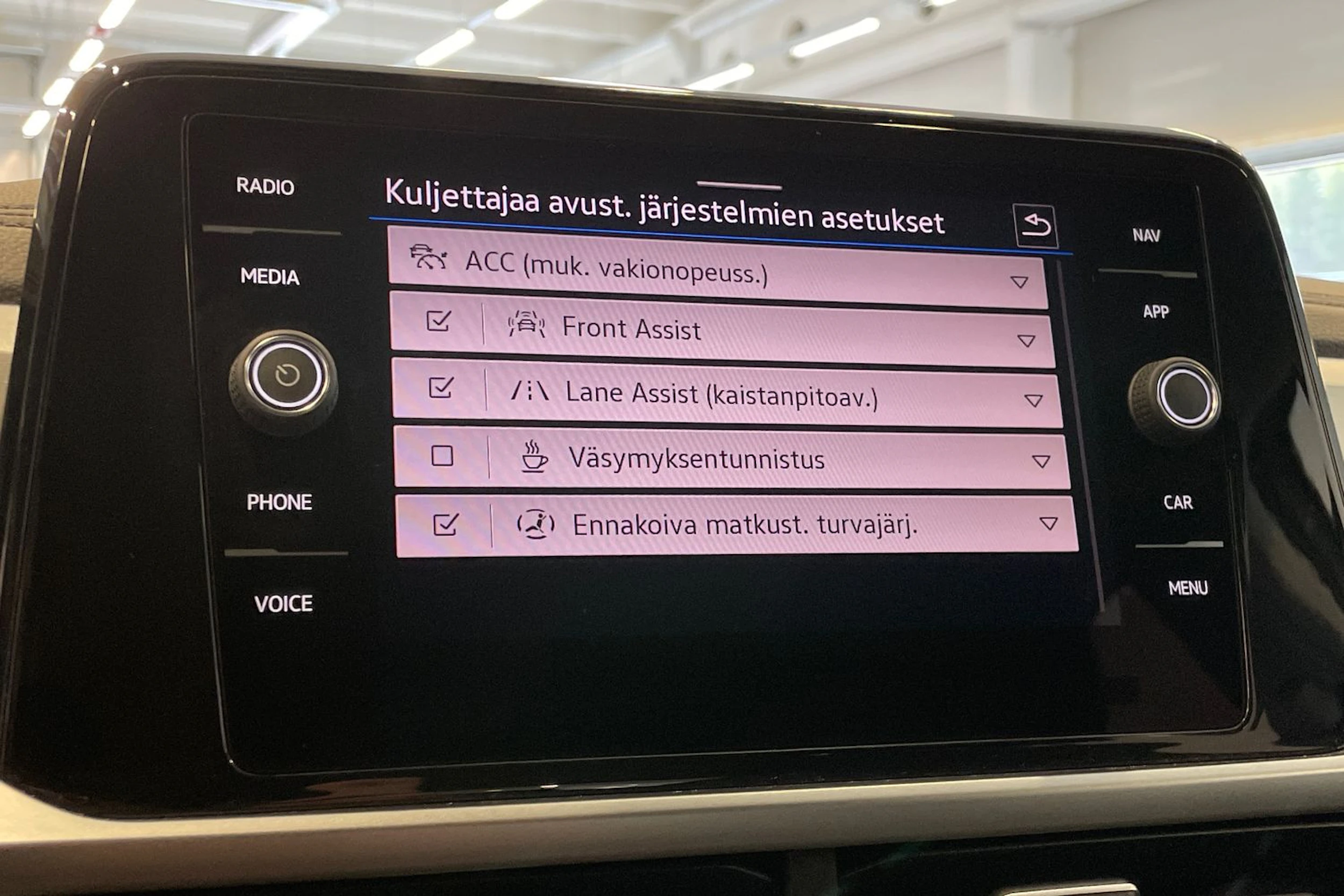 harmaa Volkswagen T-Roc 2022 kuva 24.