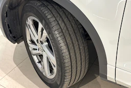 valkoinen Volkswagen T-Roc 2022 kuva 13.