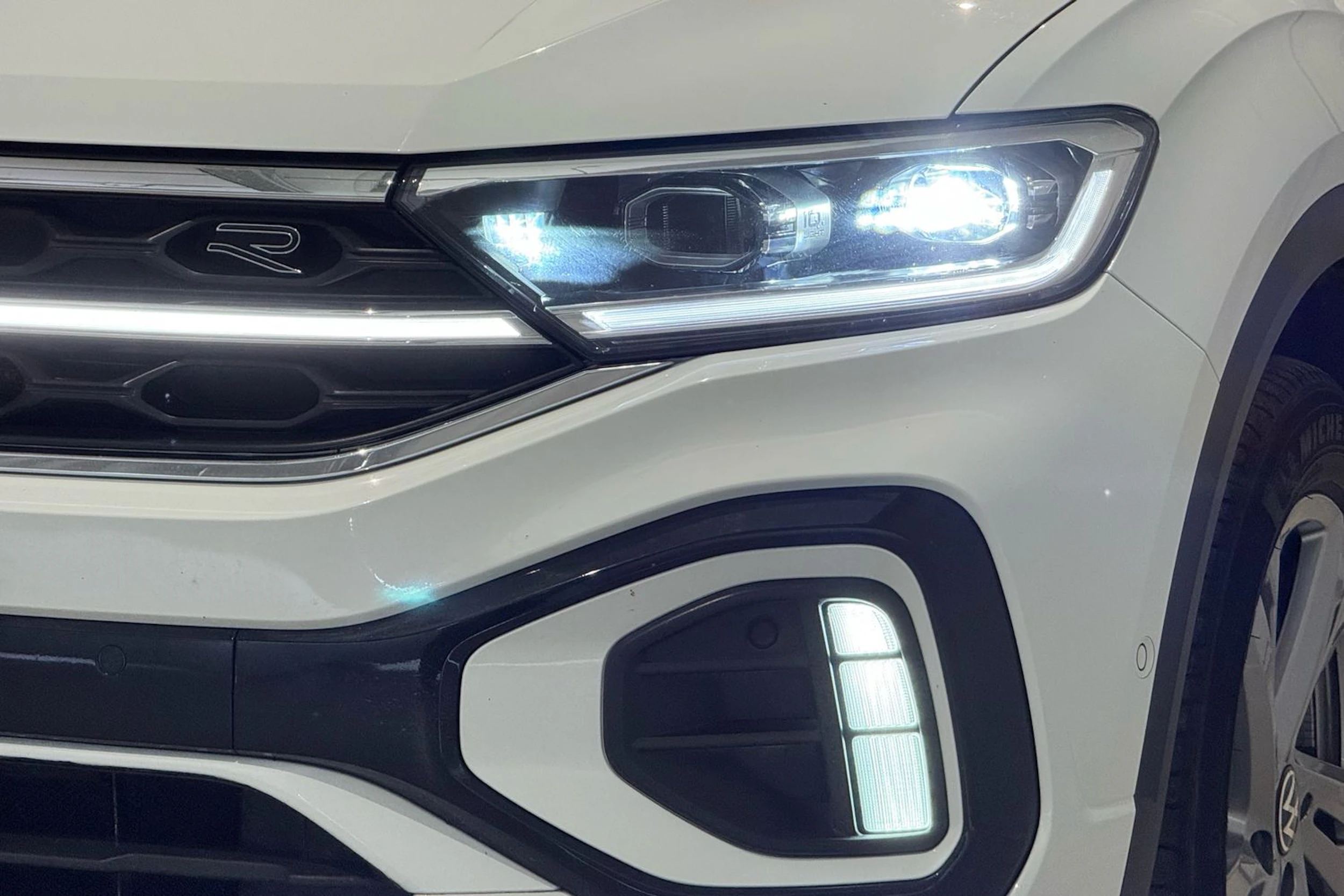 valkoinen Volkswagen T-Roc 2022 kuva 15.