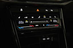 valkoinen Volkswagen T-Roc 2022 kuva 27.