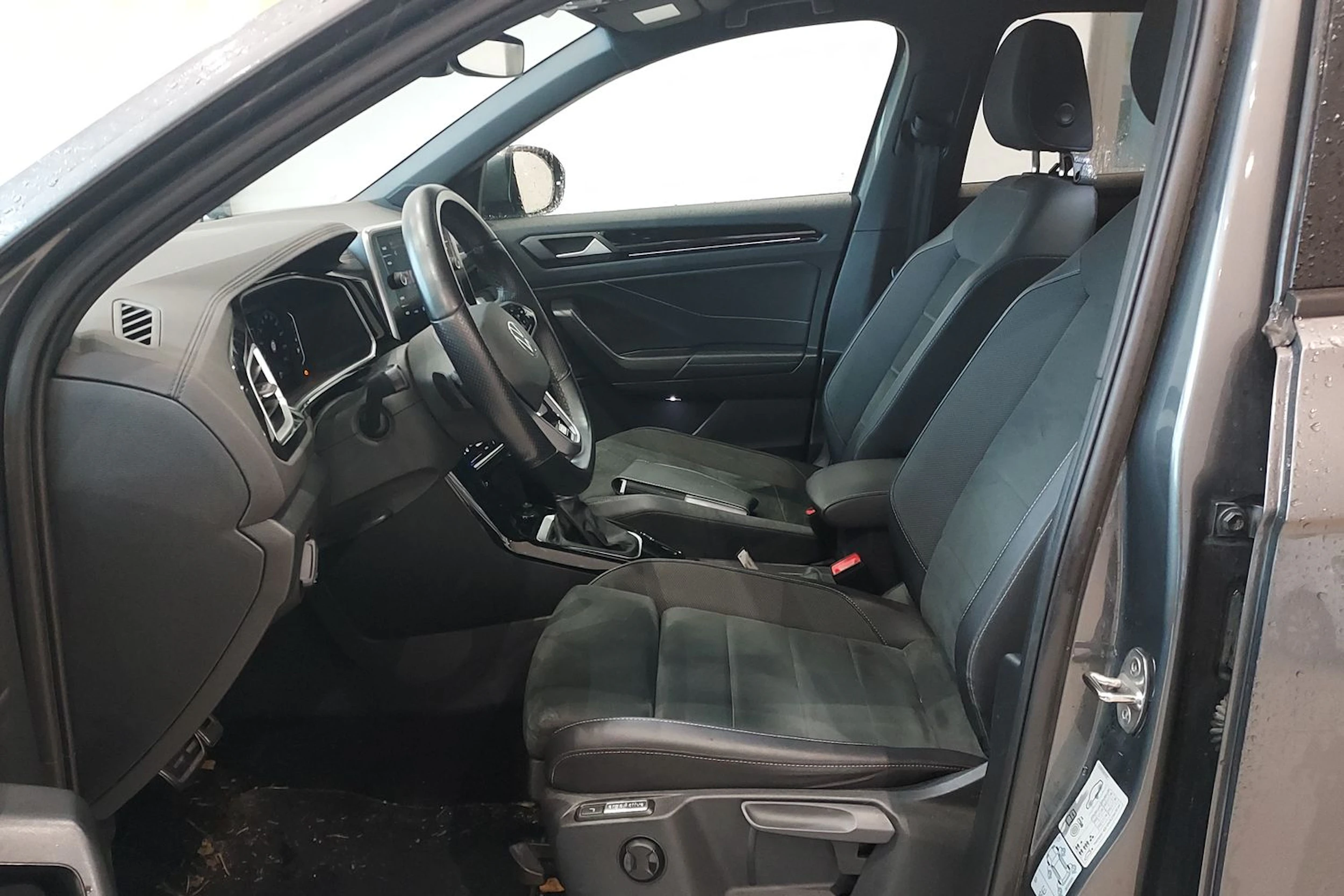 harmaa Volkswagen T-Roc 2022 kuva 4.