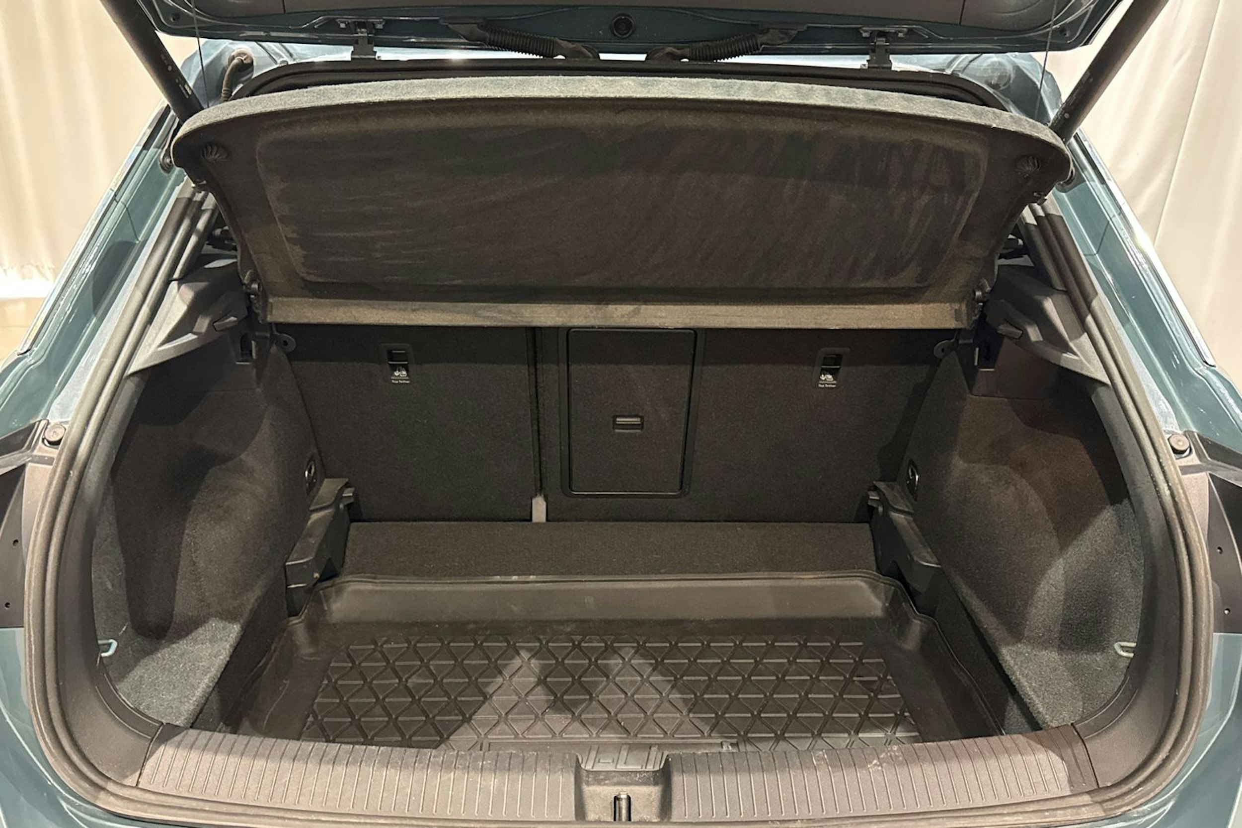 sininen Volkswagen T-Roc 2022 kuva 15.