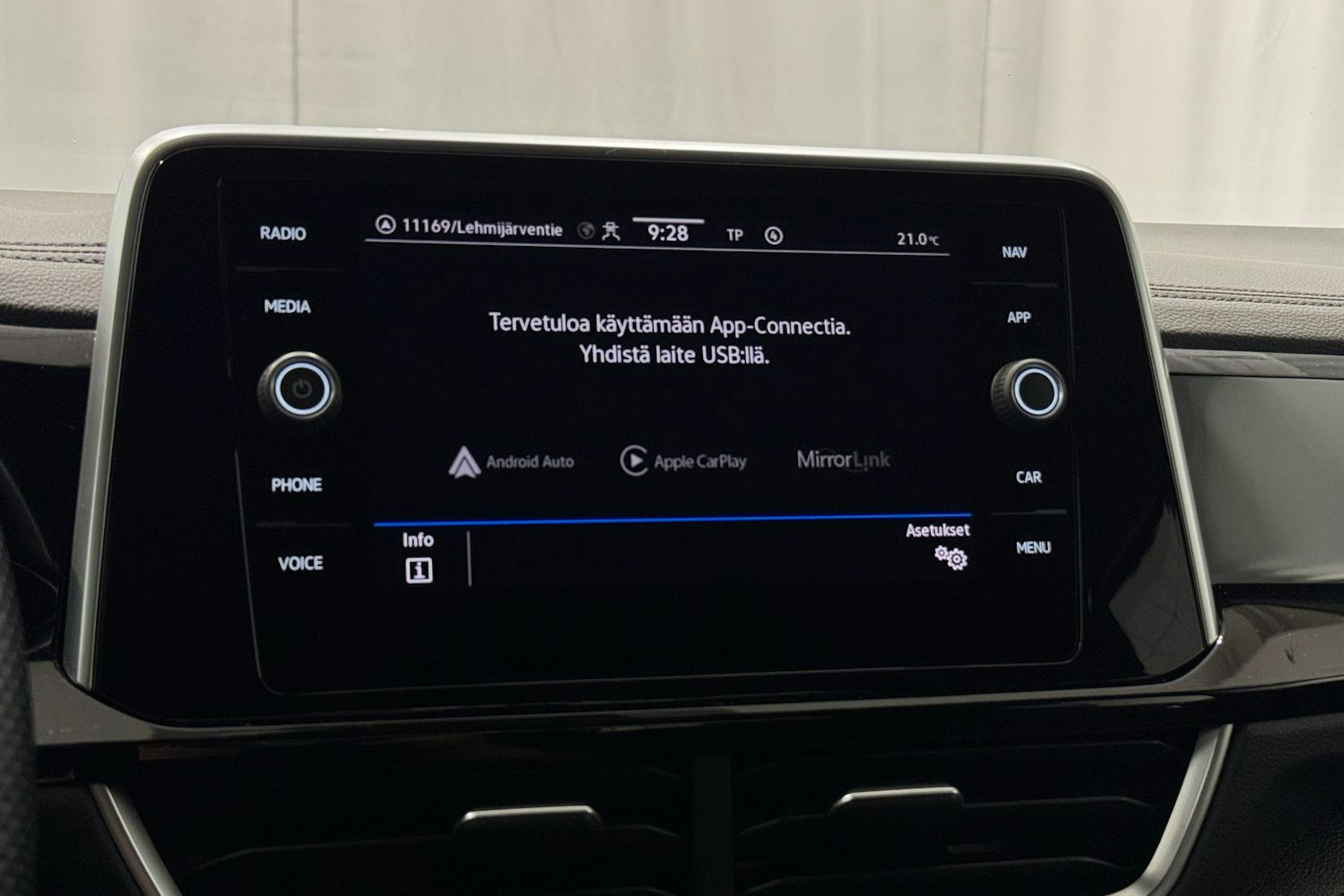 sininen Volkswagen T-Roc 2022 kuva 22.