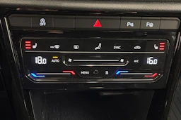 valkoinen Volkswagen T-Roc 2022 kuva 24.