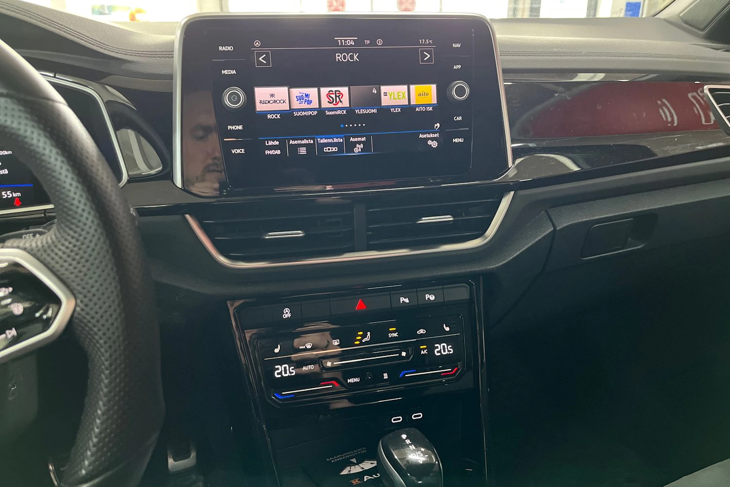 Harmaa Volkswagen T-Roc 2022 kuva 8.