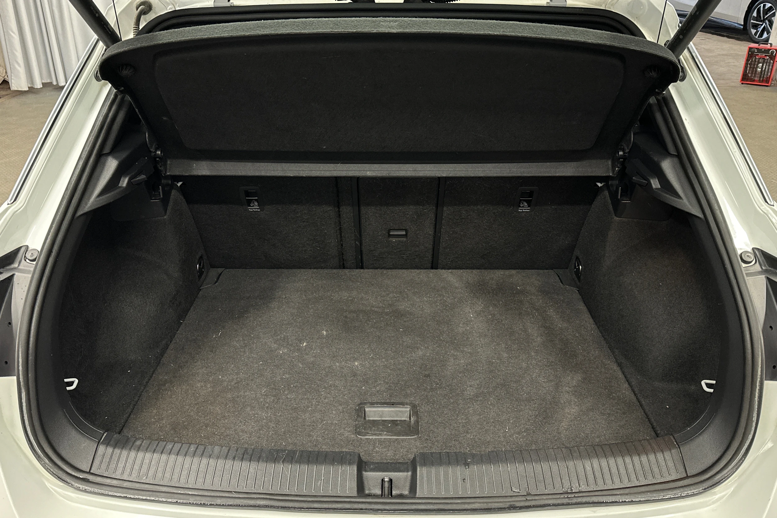 valkoinen Volkswagen T-Roc 2022 kuva 14.