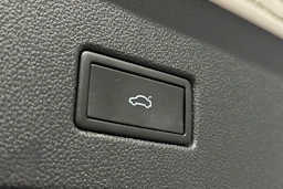 valkoinen Volkswagen T-Roc 2022 kuva 15.