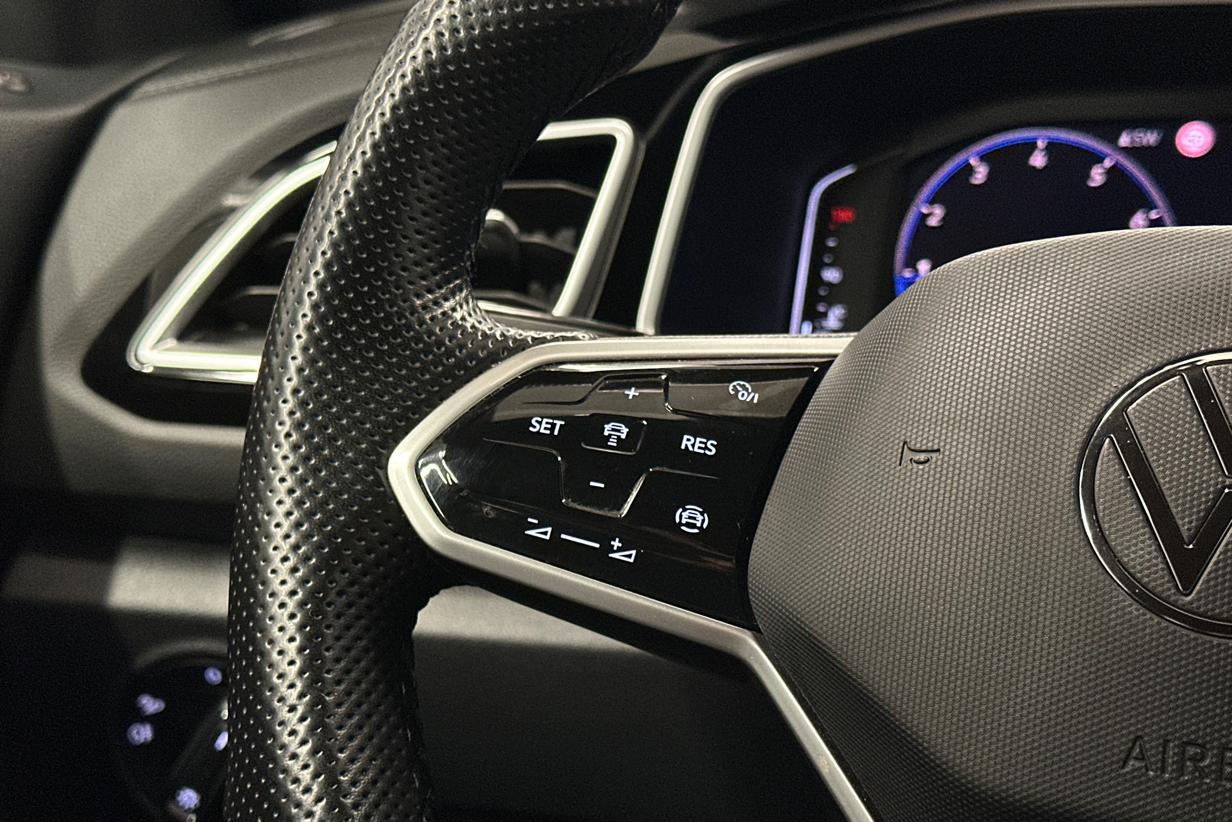 valkoinen Volkswagen T-Roc 2022 kuva 18.