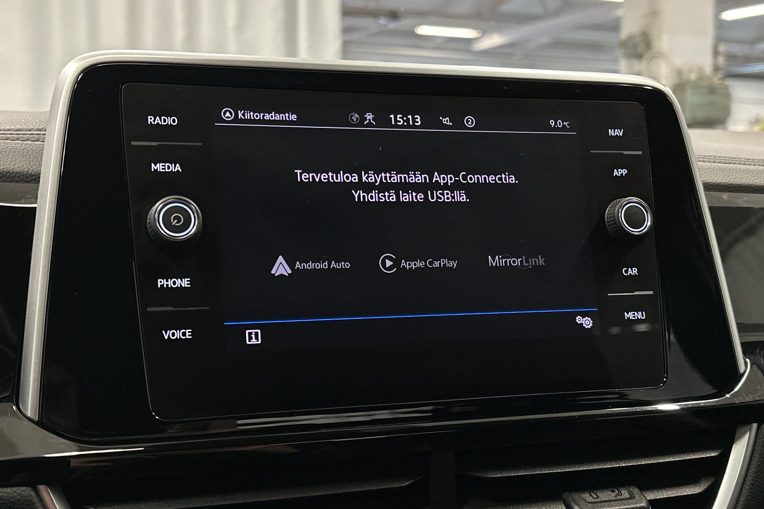 valkoinen Volkswagen T-Roc 2022 kuva 23.