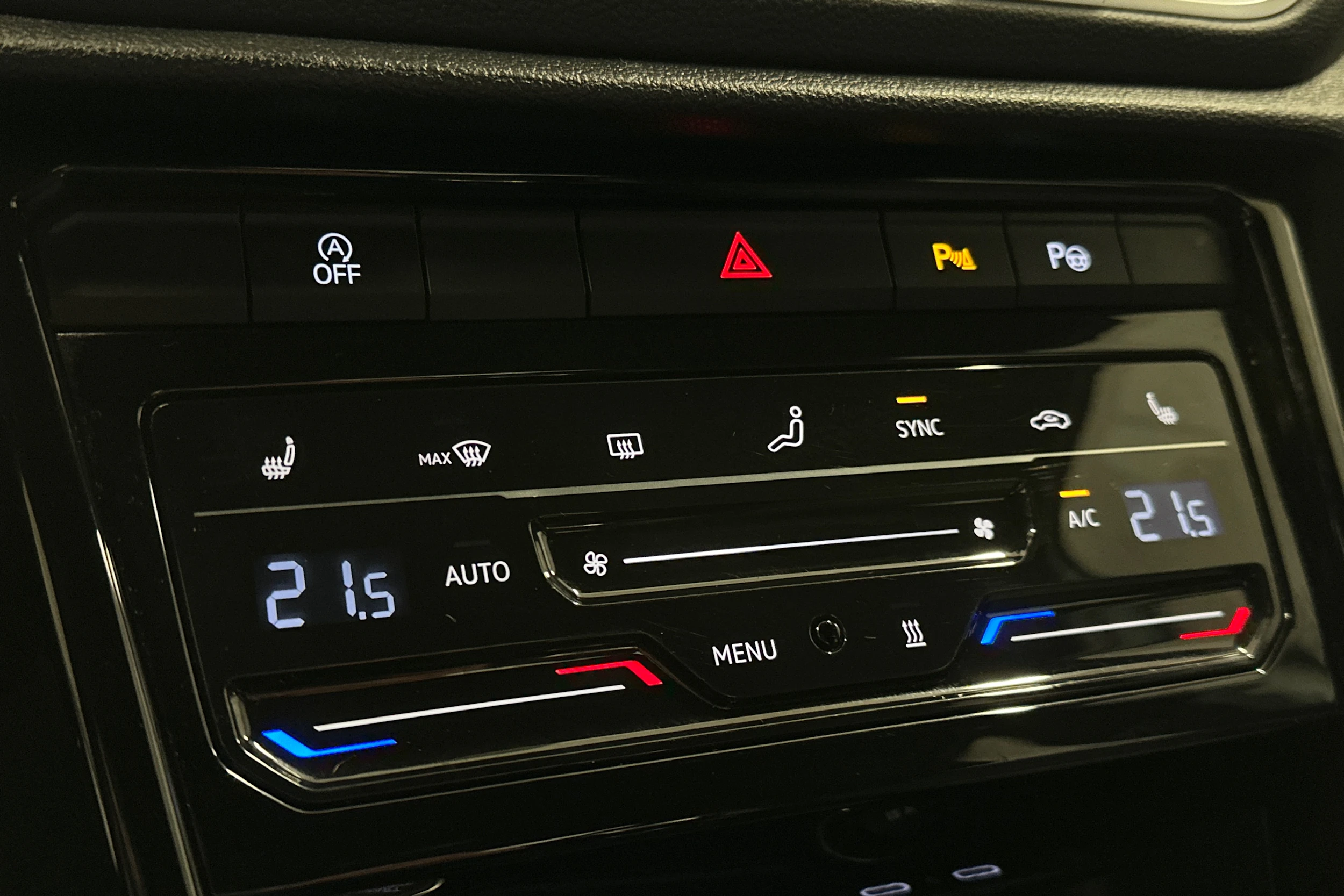 valkoinen Volkswagen T-Roc 2022 kuva 26.