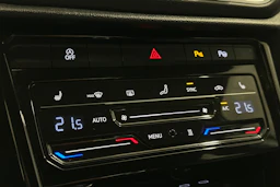 valkoinen Volkswagen T-Roc 2022 kuva 26.