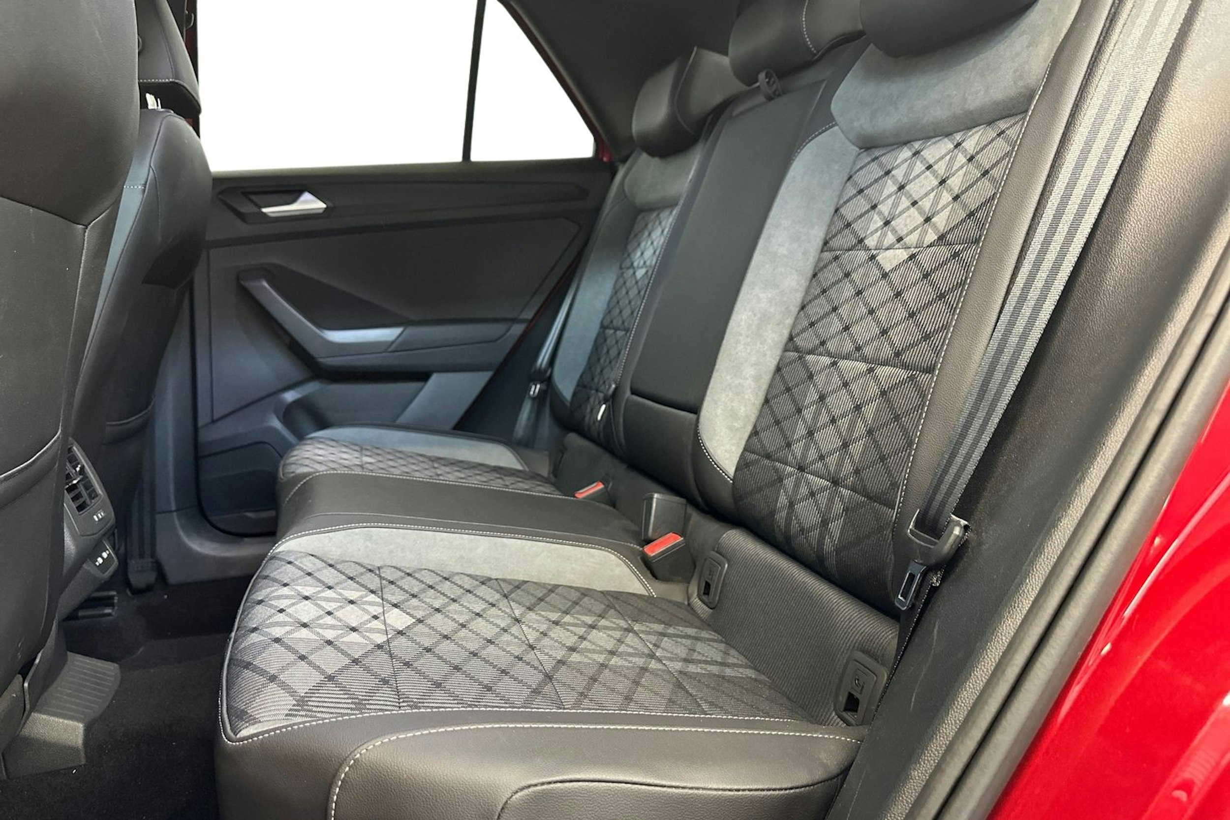 punainen Volkswagen T-Roc 2022 kuva 8.