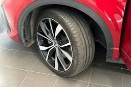 punainen Volkswagen T-Roc 2022 kuva 10.