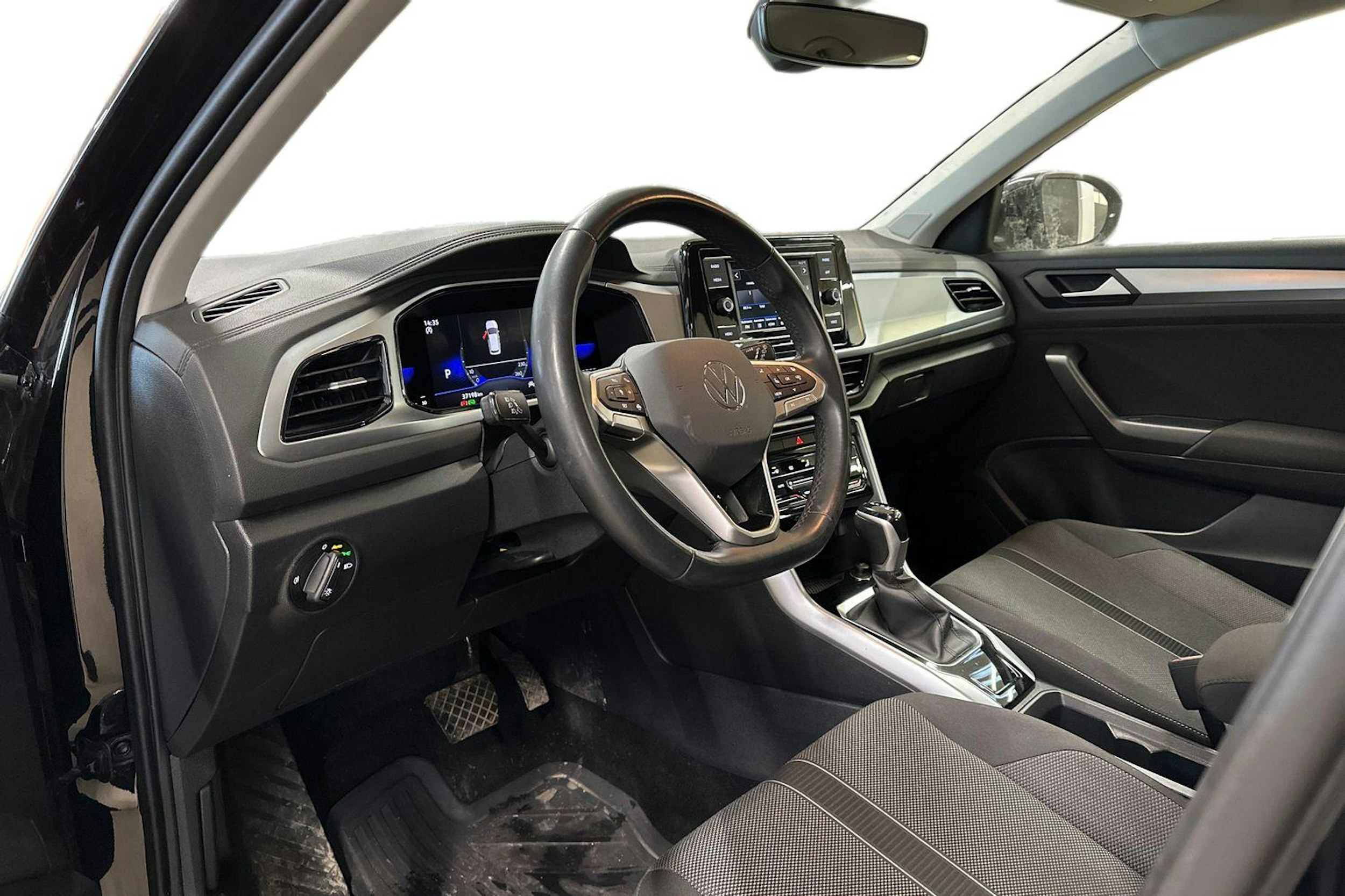 musta Volkswagen T-Roc 2022 kuva 3.