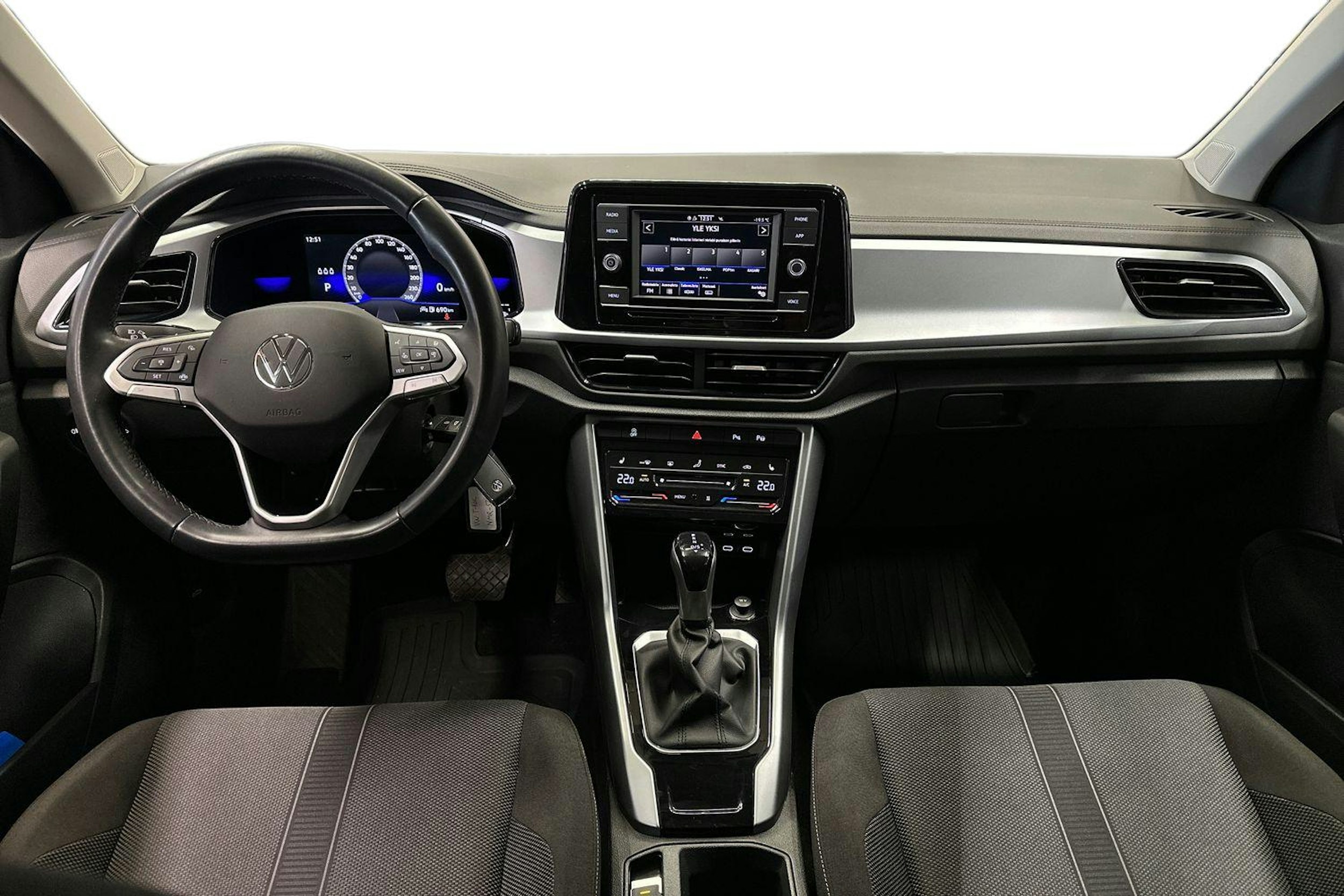 musta Volkswagen T-Roc 2022 kuva 9.