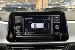 musta Volkswagen T-Roc 2022 kuva 15.