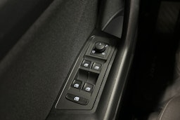 musta Volkswagen T-Roc 2022 kuva 26.