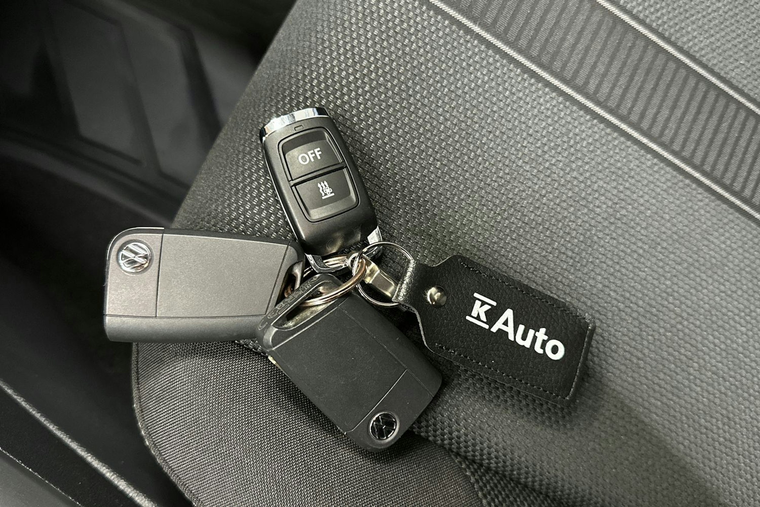 musta Volkswagen T-Roc 2022 kuva 27.