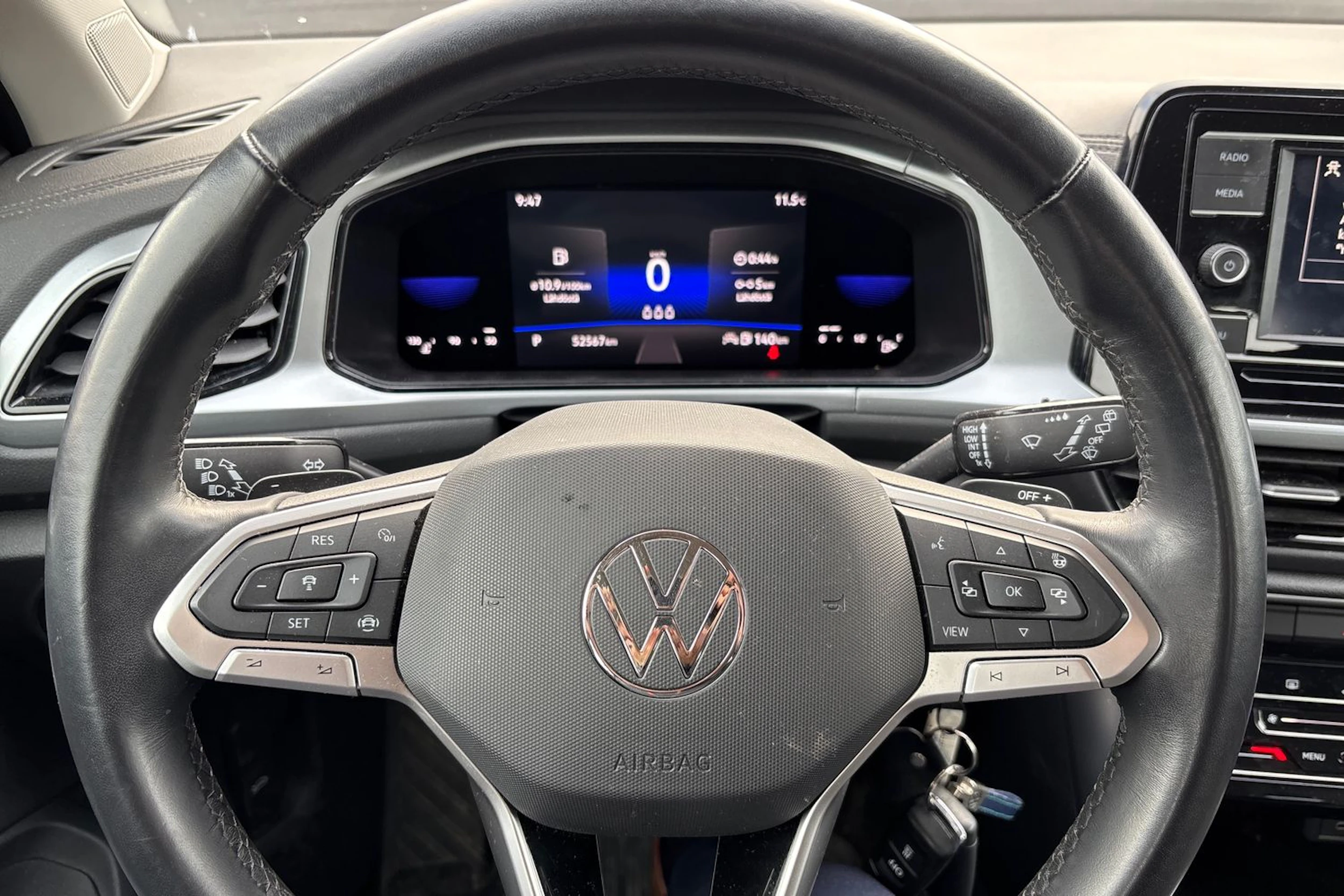 Harmaa Volkswagen T-Roc 2022 kuva 7.