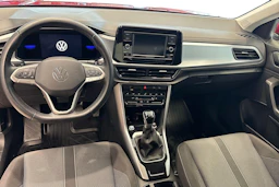 Punainen Volkswagen T-Roc 2022 kuva 9.